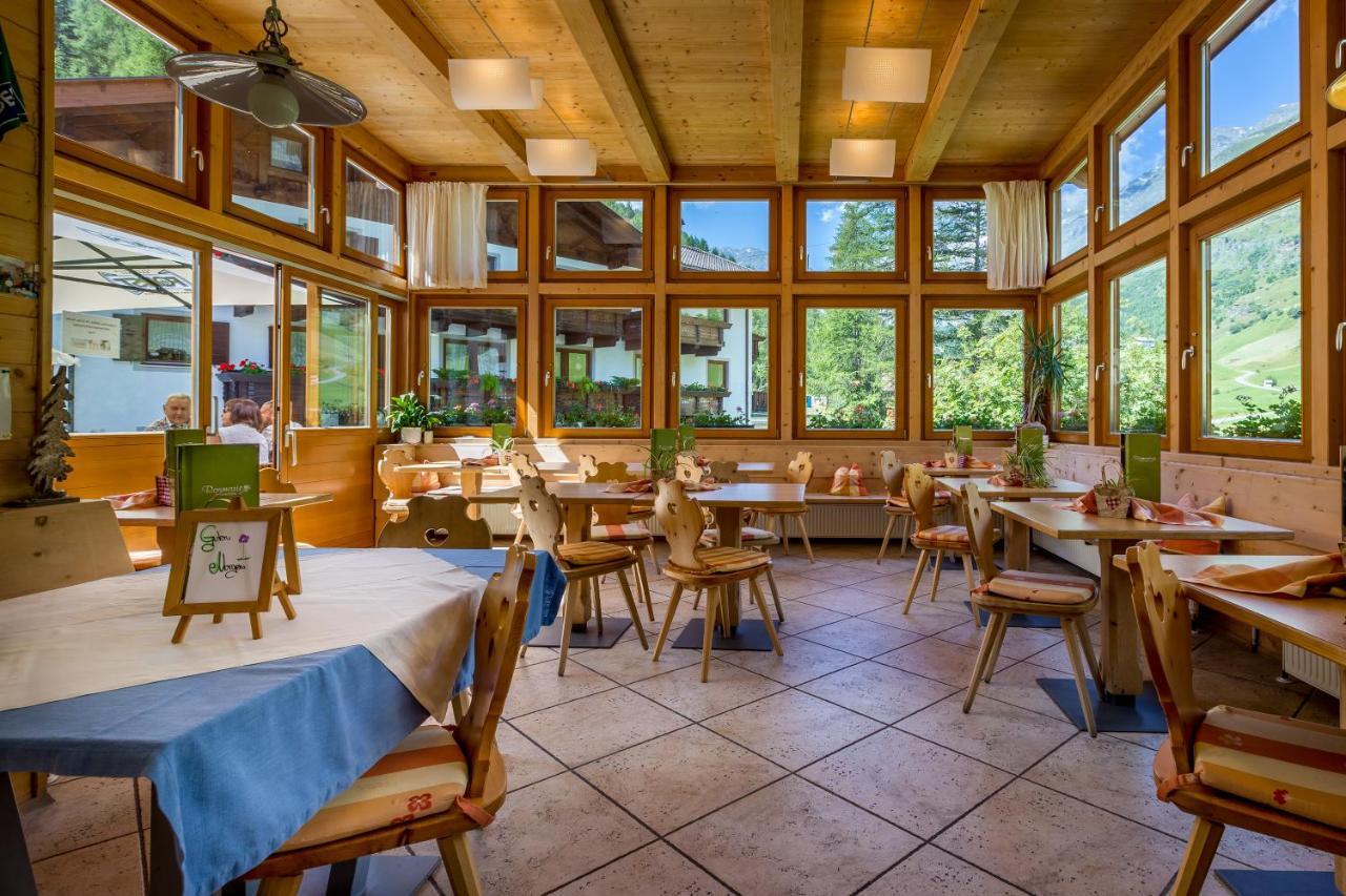 Hotel Restaurant Rosmarie Pfelders Extérieur photo